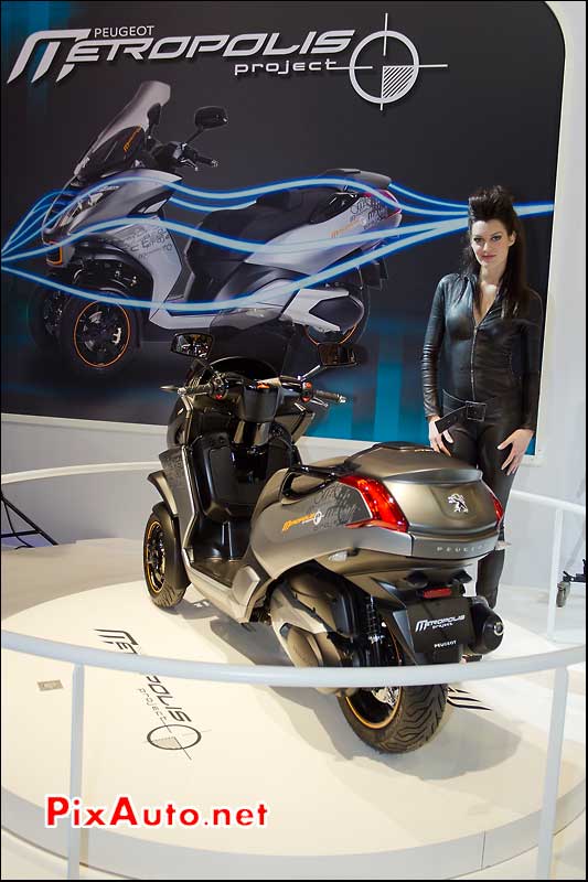 salon de la moto paris hotesse peugeot metropolis