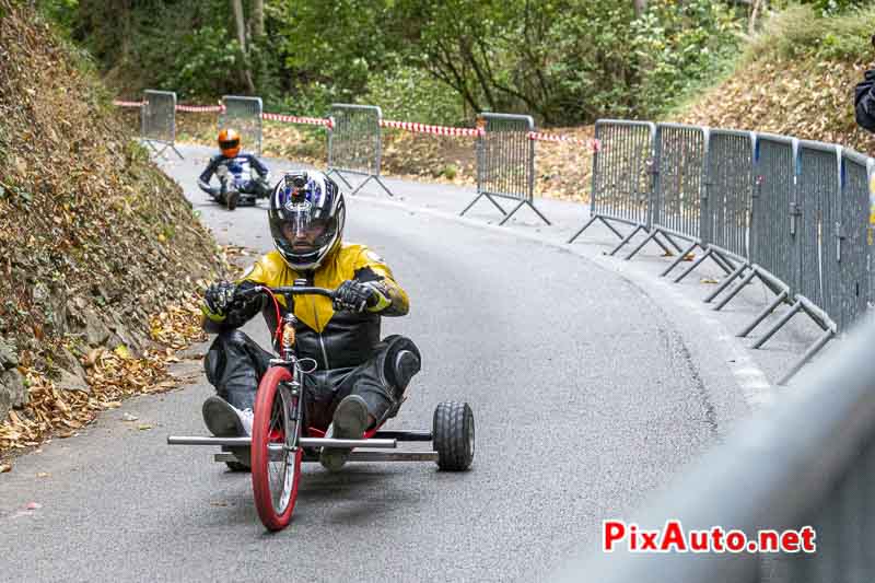 Grand Prix de Marcoussis, Tricycle dans la descente de l'escargot